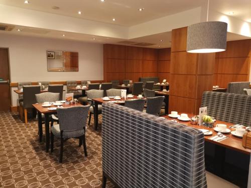 Best Western Kings Manor - image 8
