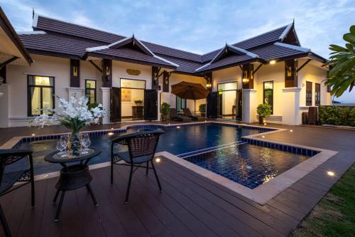 Lanna Kamin Pool Villa Airport