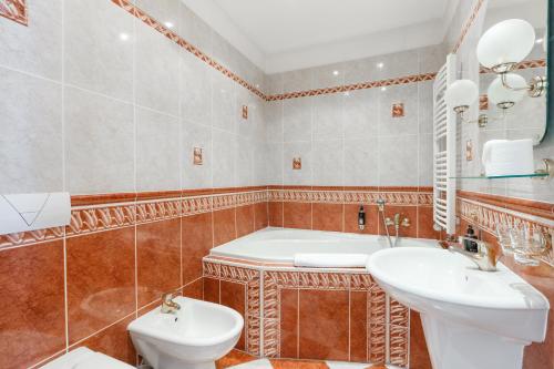 Hotel Klarinn Prague Castle - image 7