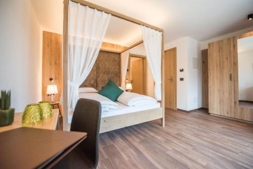 1 queen bed