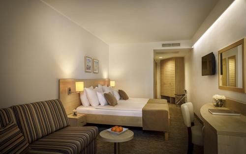Room for 2+2