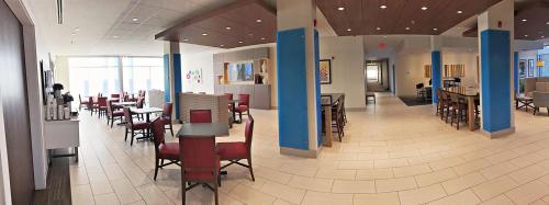 Holiday Inn Express & Suites - Rantoul, an IHG Hotel