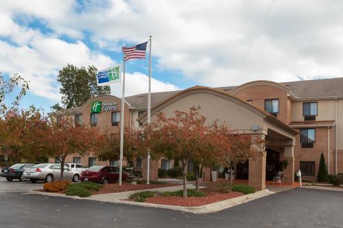 Holiday Inn Express Hotel & Suites Canton