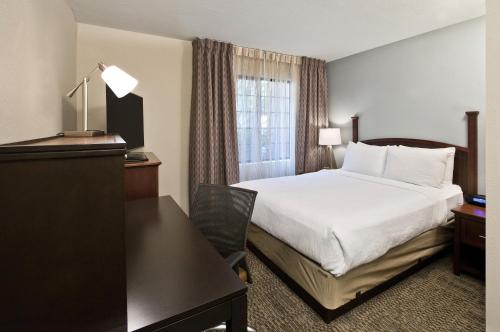 Staybridge Suites - Charlotte Ballantyne, an IHG Hotel