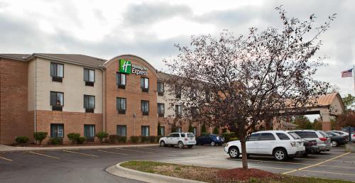 Holiday Inn Express Hotel & Suites Canton - image 4