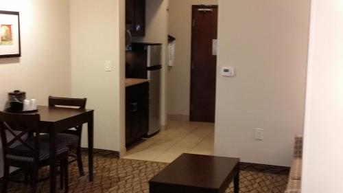 Holiday Inn Express & Suites Deming Mimbres Valley an IHG Hotel - image 14