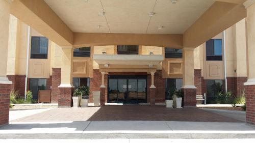 Holiday Inn Express & Suites Deming Mimbres Valley, an IHG Hotel