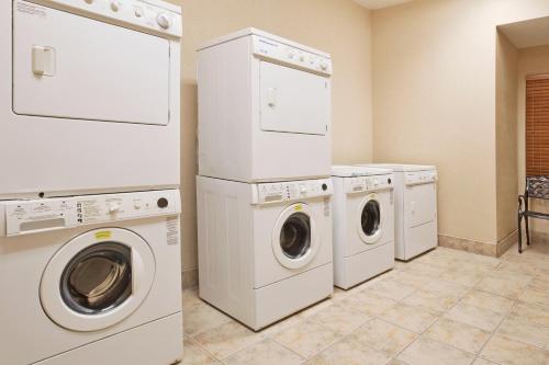 哥伦布机场驻桥套房酒店 哥伦布机场驻桥套房酒店