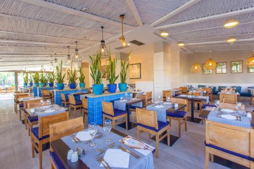 Restaurant, Corallium Beach by Lopesan Hotels - Adults Only in Gran Canaria