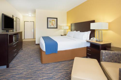 Holiday Inn Express & Suites Denver North - Thornton, an IHG Hotel