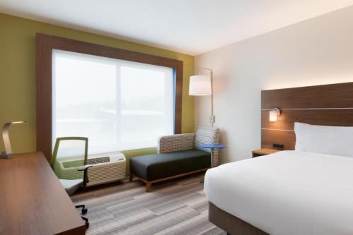 Holiday Inn Express & Suites - Cincinnati NE - Red Bank Road an IHG Hotel - image 4
