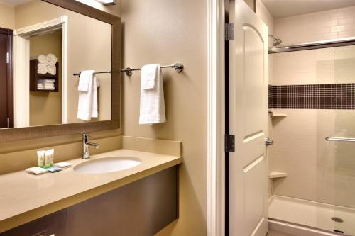 2 bedrooms, 2 beds