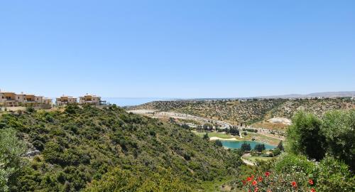 3 bedroom Villa Lania with golf course and sea views, Aphrodite Hills Resort