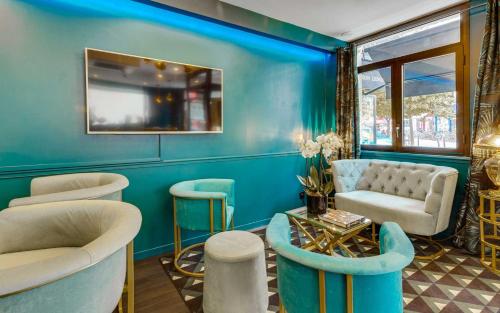 Carladez Cambronne - image 13