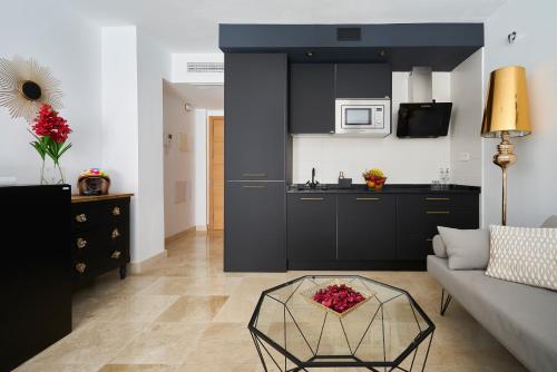 One-Bedroom Apartment image 10