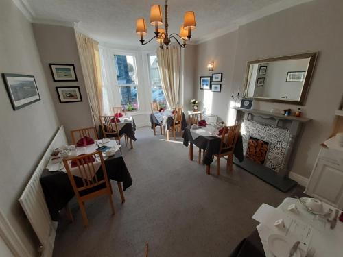 Harvington House - image 7