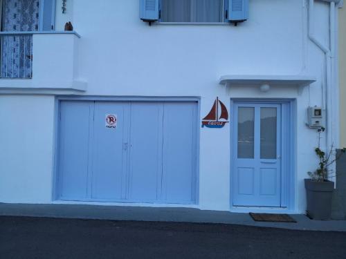  Cavos Seaside House in Vathy