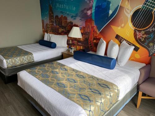 Queen Room with Two Queen Beds - Non-Smoking