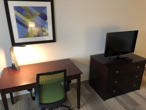 Holiday Inn Express Dayton, an IHG Hotel