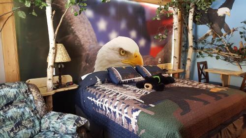 Deluxe King Suite (Large Eagle)