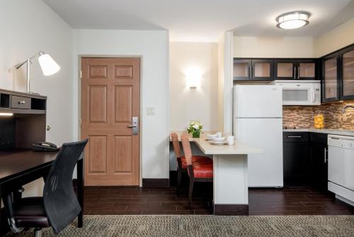 Staybridge Suites Chantilly Dulles Airport an IHG Hotel - image 7