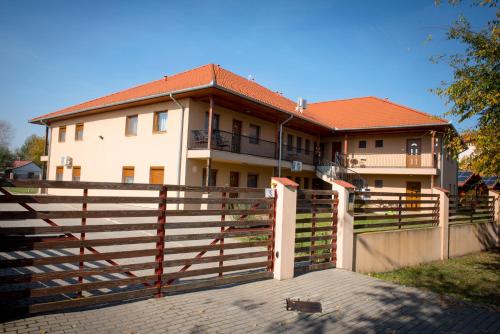  LUX APARTMAN in Cserkeszőlő