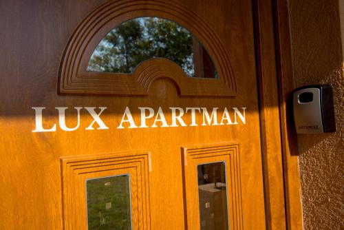 LUX APARTMAN
