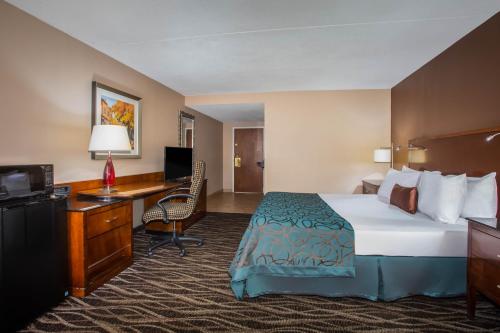 Ramada by Wyndham Statesville - image 3