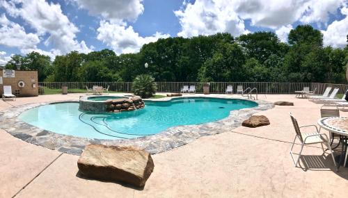 Guadalupe River Retreat - E102 in New Braunfels, USA