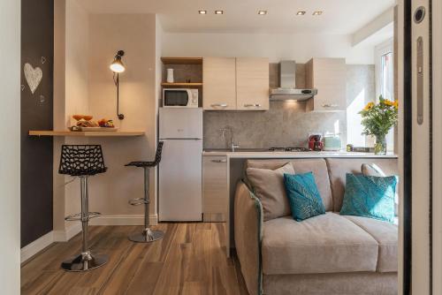 Appia New Cozy Apartment - image 6