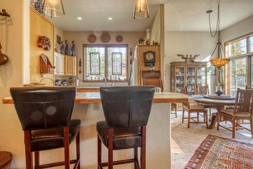 Crazy Horse Retreat in Hermosa, USA