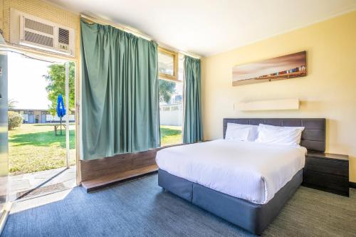Links Hotel Room Type - Studio