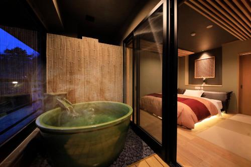 King Room with Semi Open-Air Bath - Non-Smoking - Annex