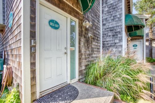 Beaches Inn | Orca Bay Townhouse