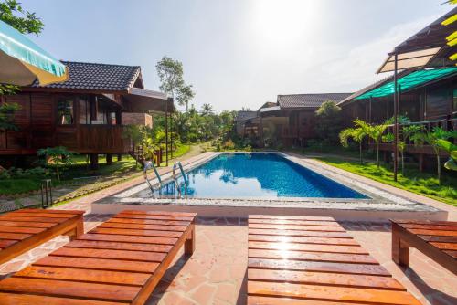 Anna Pham Bungalow - Friendly Local - Tap to explore photos