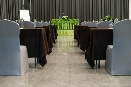 S Ram Leisure Hotel – Bangkok, NY
