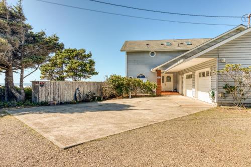 Rascals Oceanfront Retreat - image 6