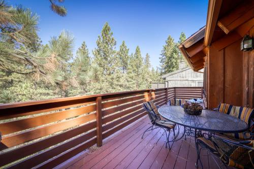 Skyland Retreat - Max nighttime occupancy of 8 in Skyland
