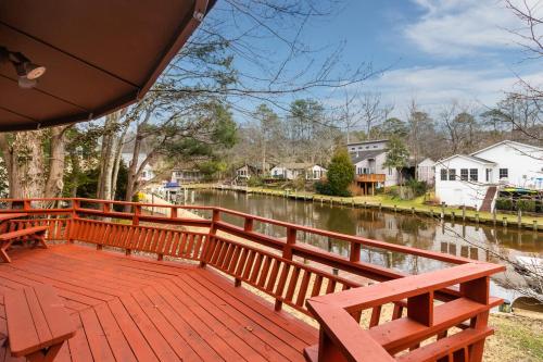 Dockside Retreat - image 3