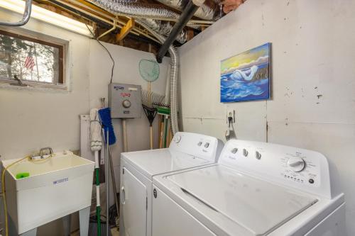 Dockside Retreat - image 7