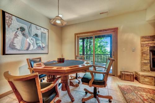 Mountain Heritage Lodge - image 4