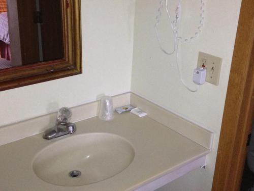 Embassy Motel - Franklin Franklin (WI)