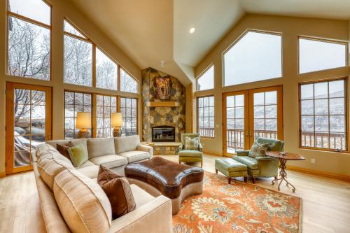 4 Bed 5 Bath Vacation home in Vail - image 6
