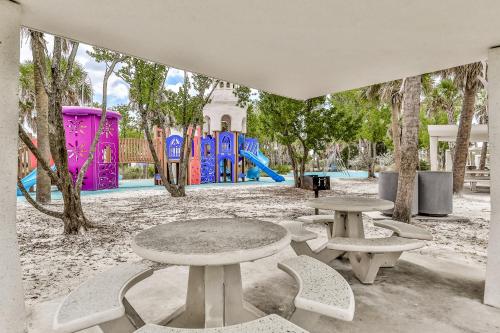 2 Bed 2 Bath Apartment in Siesta Key - image 6