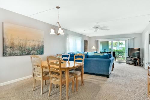 2 Bed 2 Bath Apartment in Siesta Key - image 9