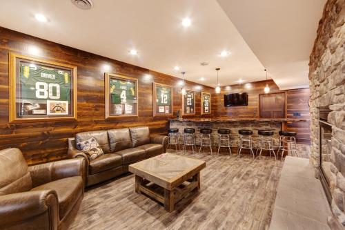 Grand Getaway - image 8