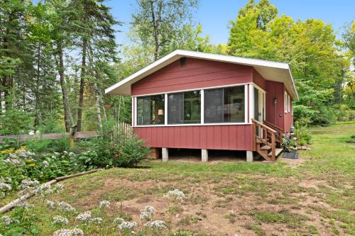 Cottage on High Lake - image 5