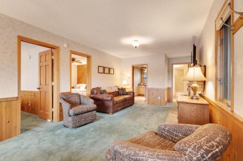 Chanticleer Inn: Villa 7 - image 5