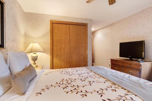 Chanticleer Inn: Villa 7 - image 6