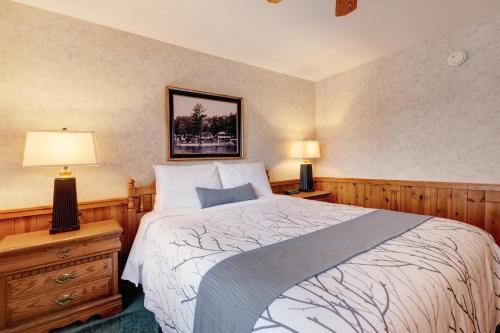 Chanticleer Inn: Villa 7 - image 7